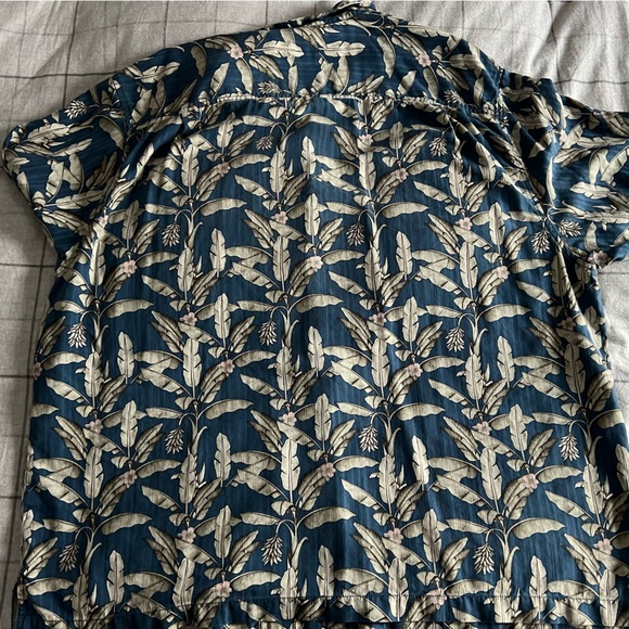 Tommy Bahama Mens Big and Tall Blue Leaf Print Casual Shirt. size 2XB - Picture 2 of 7